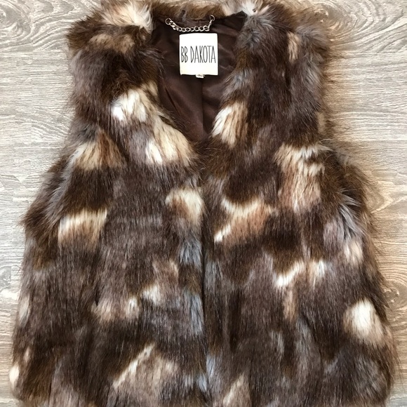 BB Dakota Jackets & Blazers - BB Dakota Faux Fur Vest